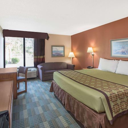 Days Inn By Wyndham Myrtle Beach Socastee Экстерьер фото