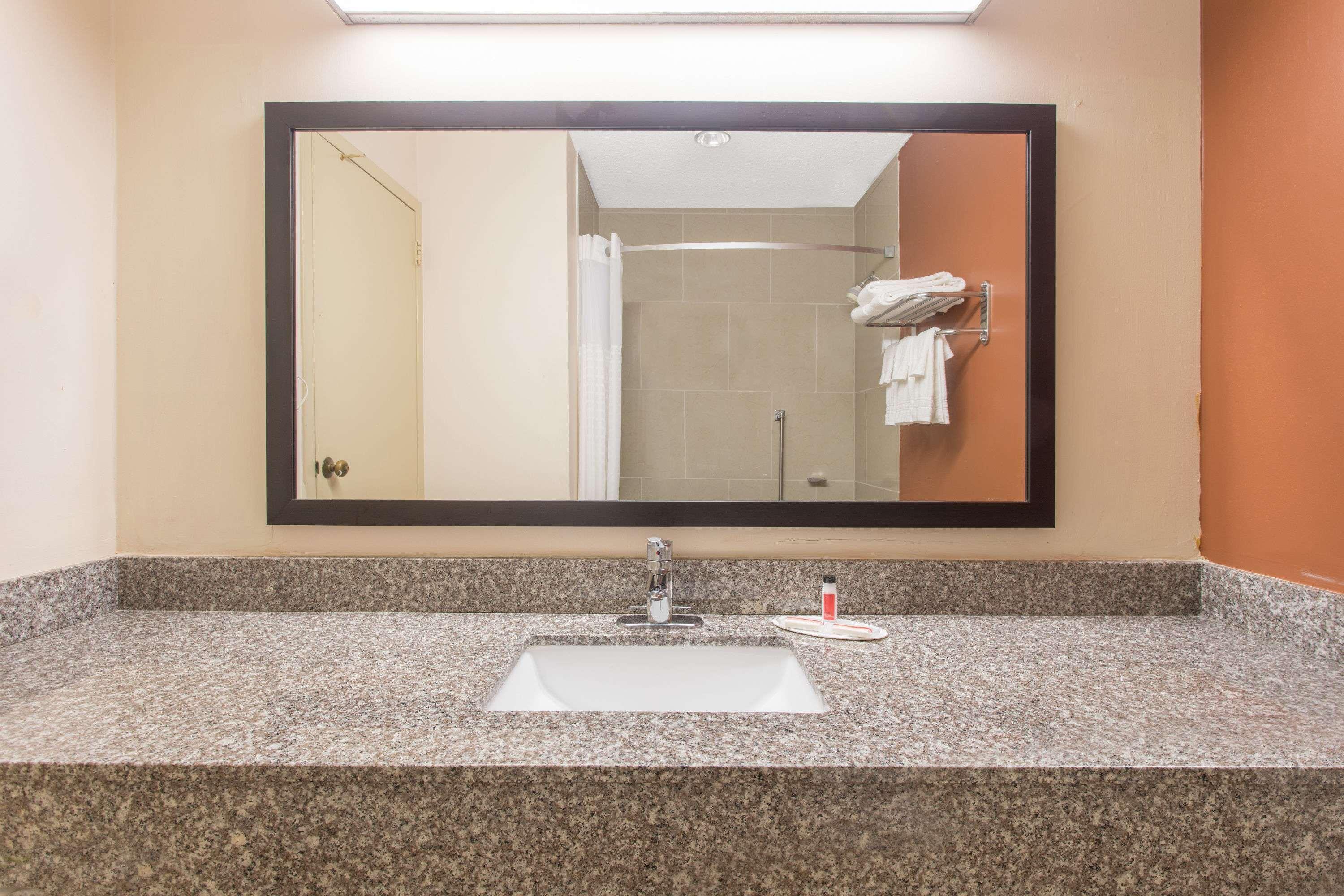 Days Inn By Wyndham Myrtle Beach Socastee Экстерьер фото